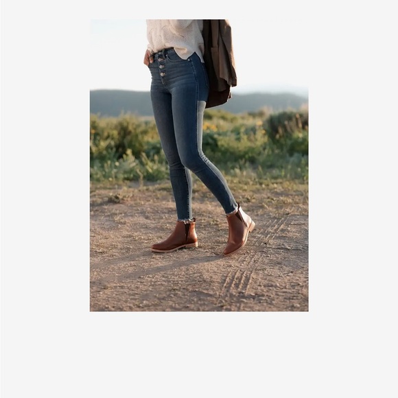 Nisolo Everday Chelsea Boot - cognac - Picture 9 of 9